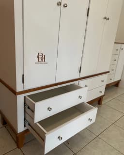 Roupeiro de 4 Portas - Linha 900 miniatura 3