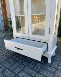 Cristaleira Creme 2 Portas com Laterais Envidraçadas – Frete Rápido miniatura 4