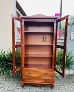 Pronta Entrega - Cristaleira 2 Portas e 2 Gavetas Envernizada miniatura 3