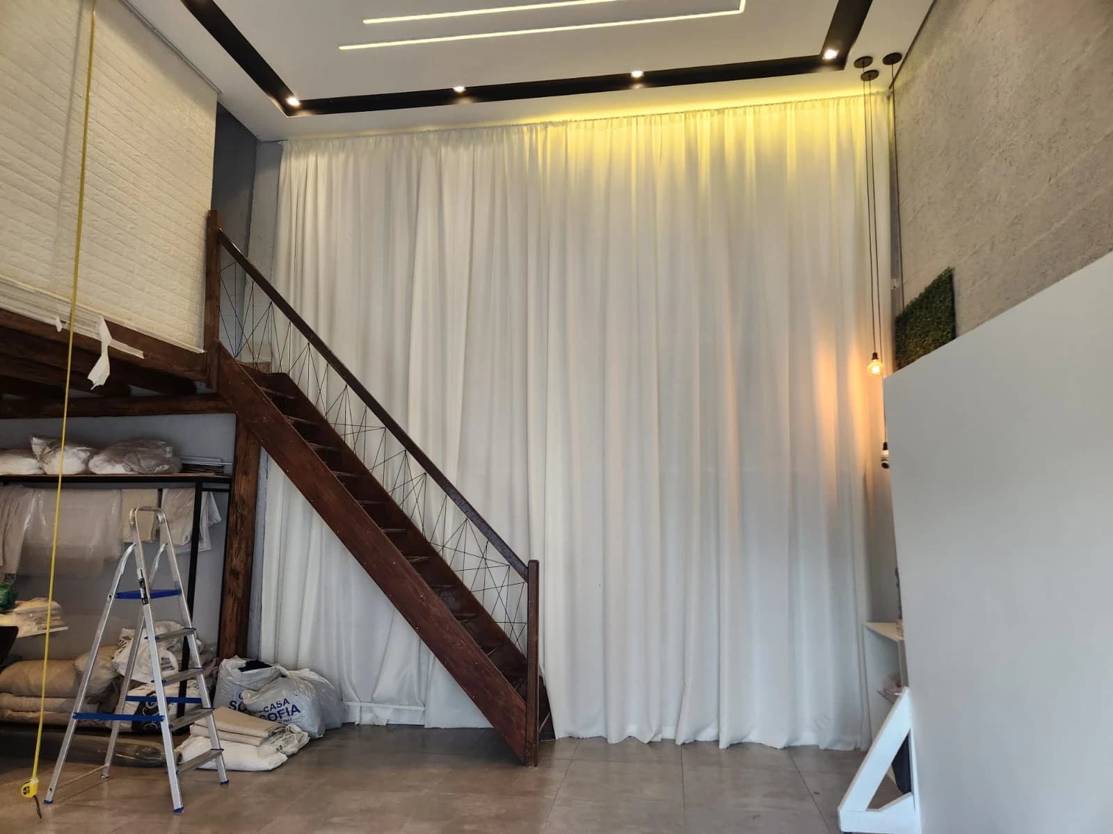 Aparador com Pés Torneados 1 Gaveta Laqueado Branco