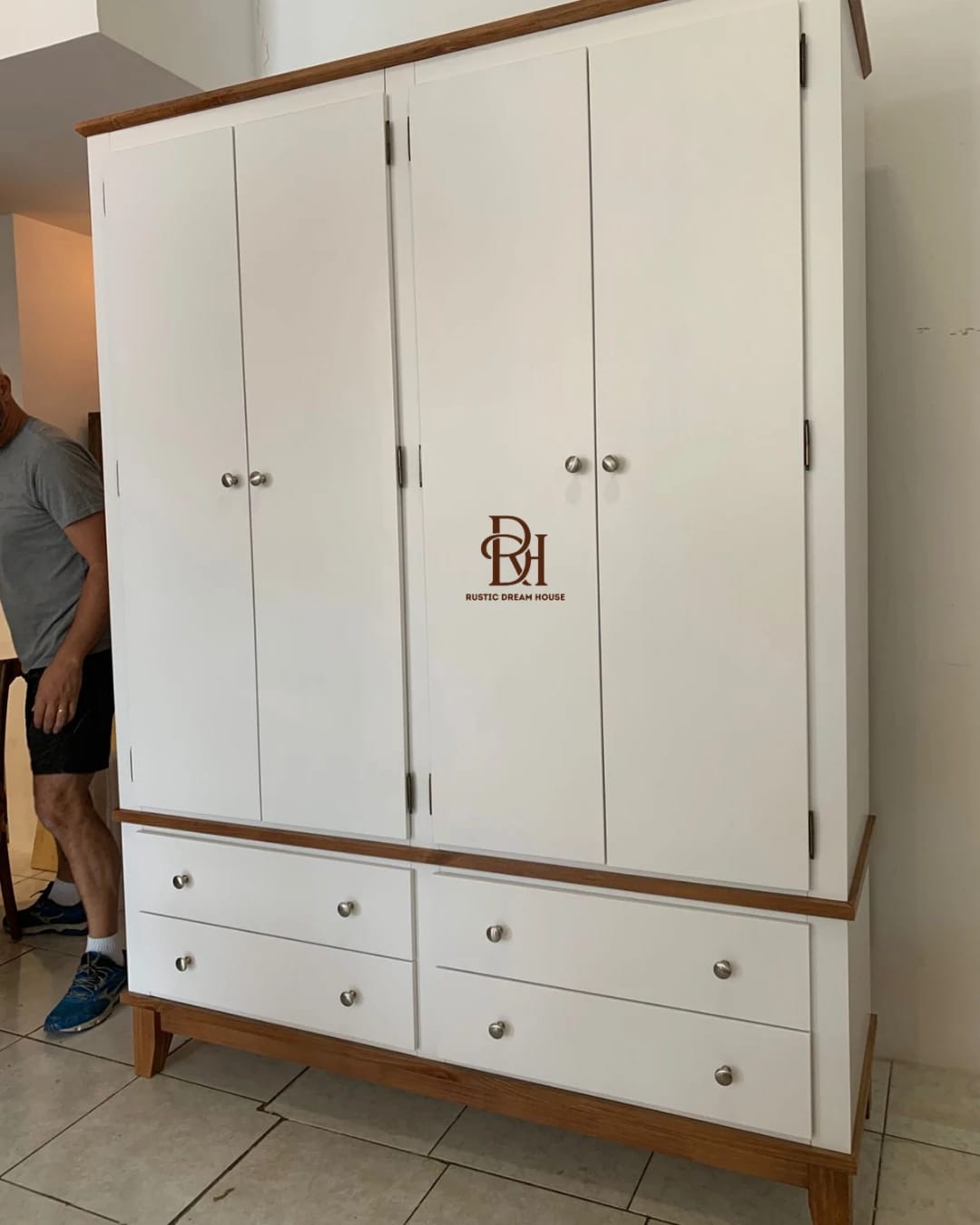 Roupeiro de 4 Portas - Linha 900 1