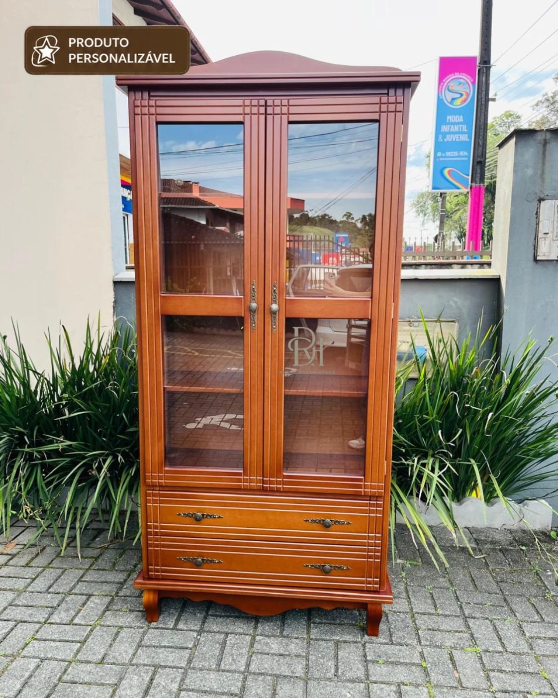 Cristaleira 2 Portas Envidraçadas e 2 Gavetas Personalizável em MDF Envernizado 1